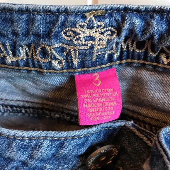 Almost Famous Distressed Skinny Jeans Size 3 - Picture 2 of 8